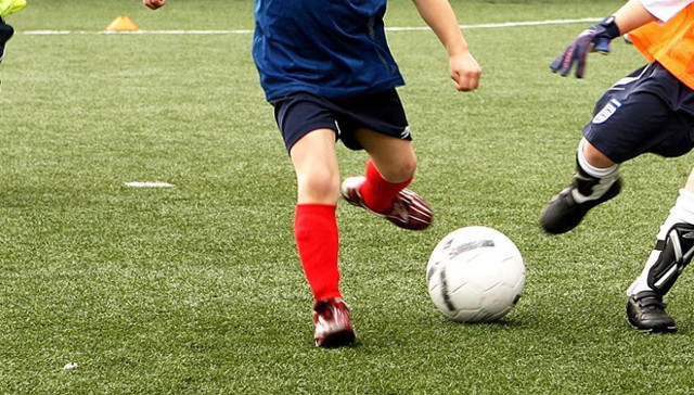 Avrupa'da 12 yaşından küçükler artık topa kafa vuramayacak - Resim: 0