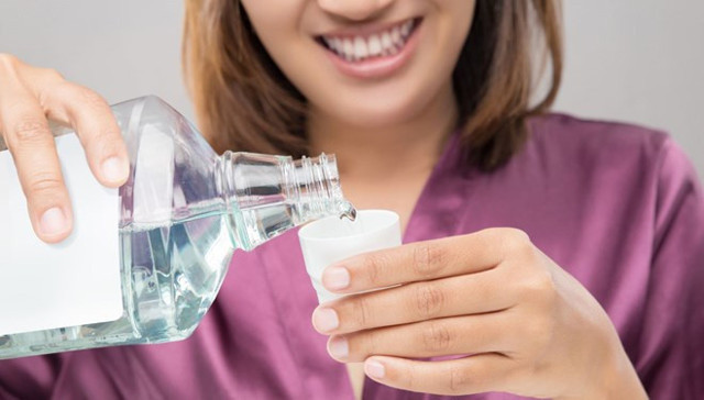 Ağız gargarası koronavirüsü önleyebilir mi? Uzmanlar uyardı - Resim: 0