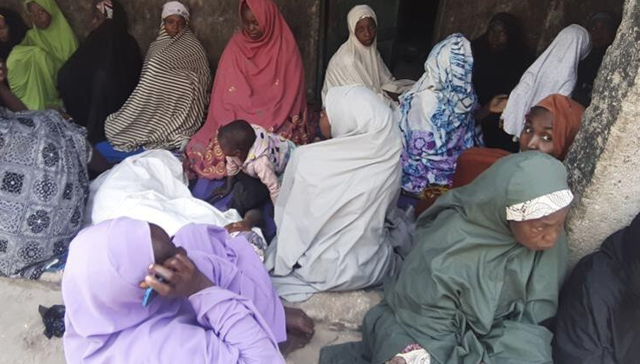 Nijerya'da yatılı okul saldırısında 317 kız öğrenci kaçırıldı - Resim: 0