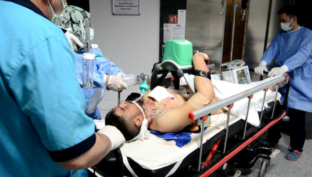 Aksaray'da 1 çocuk annesi kadın, tartıştığı eşini göğsünden bıçakladı - Resim: 0