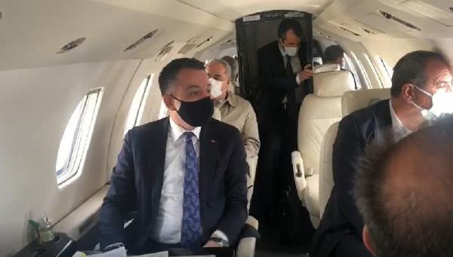 Tarım Bakanı Bekir Pakdemirli'nin uçağı havada arızalandı! Malatyaya acil iniş yaptı - Resim: 0