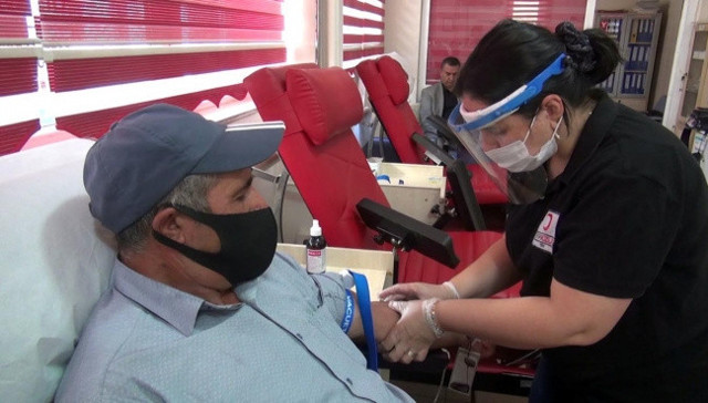 Türk Kızılay'dan önemli kampanya: Kan bağışlayanlar adına 3 fidan dikecek - Resim: 0