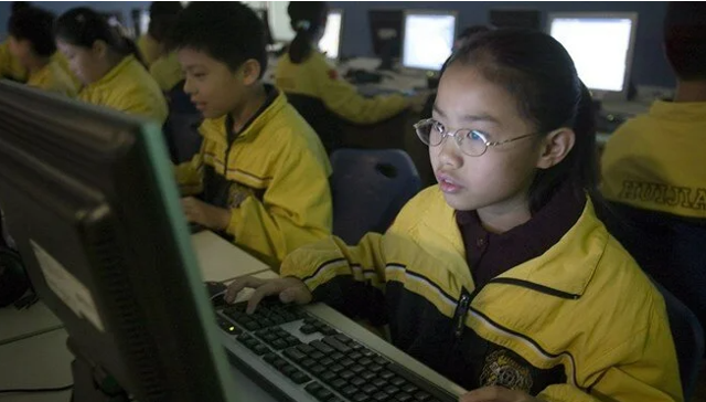 Çin eğitimde dikkat çeken karara imza attı: 6 ve 7 yaşındaki öğrencilere yazılı sınav yasağı - Resim: 0