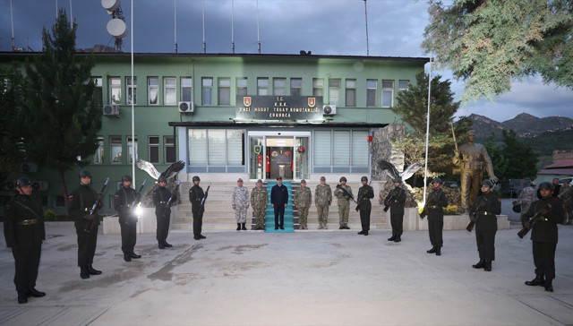 Hulusi Akar komutanlarla sıfır noktasında Pençe Kilit'te son durum 100'ü geçti - Resim: 1