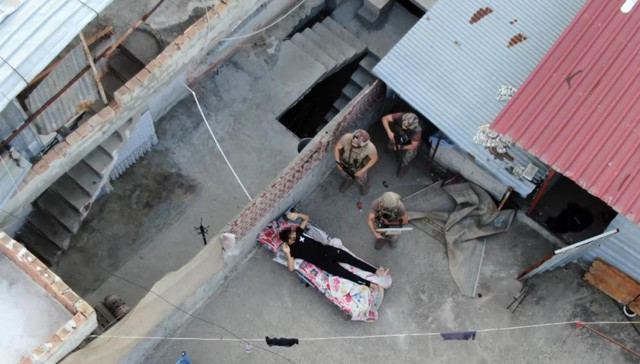 Mersin'de 200 polisin katılımıyla 'Şafak' operasyonu: Gözaltılar var - Resim: 1