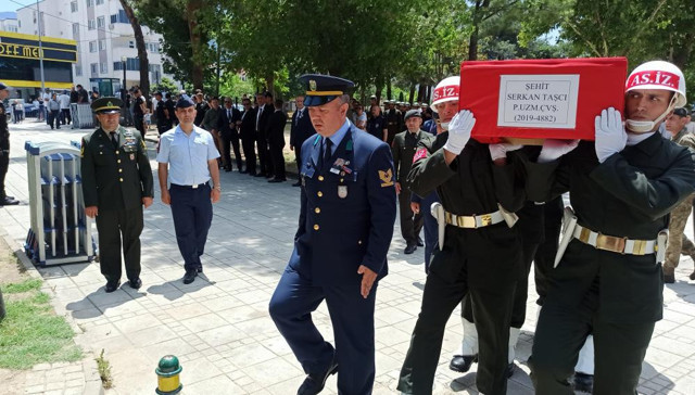 Pençe-Kilit Operasyonu şehidi Serkan Taşçı ebediyete uğurlandı - Resim: 1