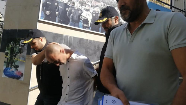 Cinayetle biten bıçaklı kavga kamerada: 8 yerinden bıçaklanarak öldürüldü - Resim: 1