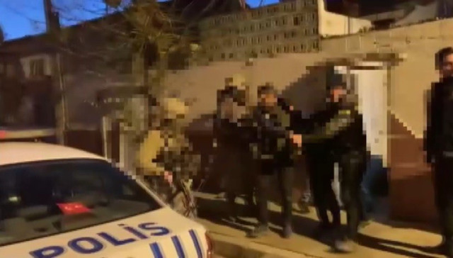 İzmir'de eş zamanlı zehir baskını: 50 adreste 37 kişi gözaltına alındı - Resim: 2