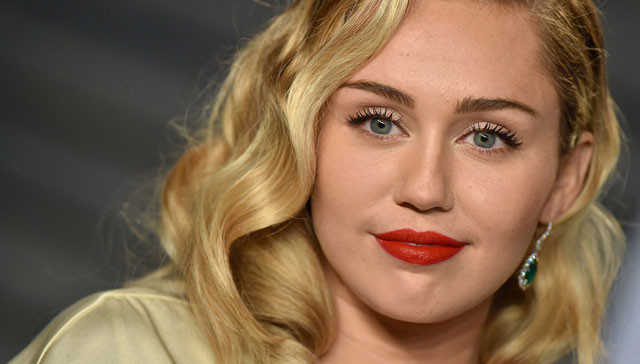 Miley Cyrus yeni albümünü çıplak fotoğrafıyla tanıttı - Resim: 1