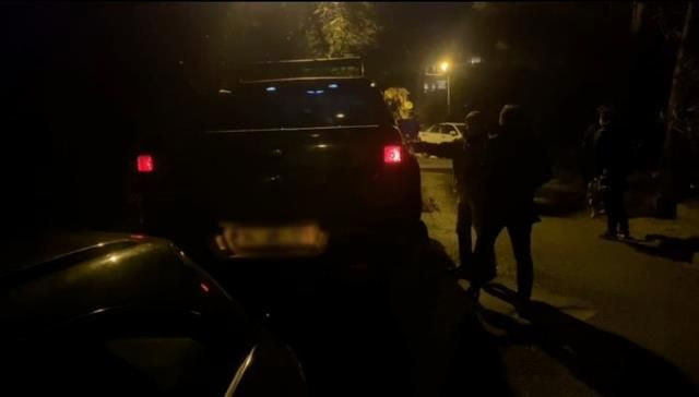 Serenay Sarıkaya'ya evinin önünde saldırı! Umut Evirgen soluğu yanında aldı, barıştılar! - Resim: 3