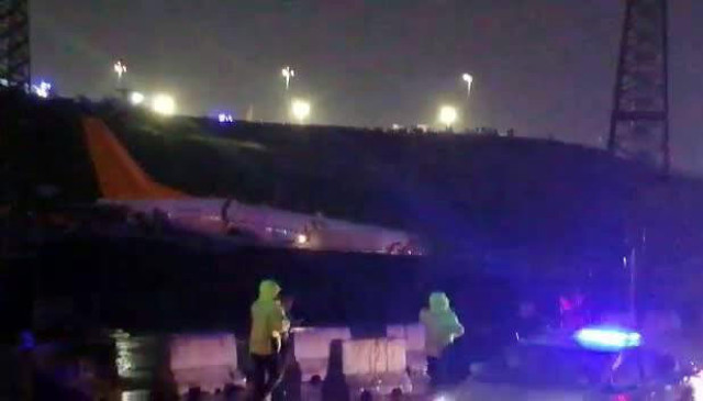 İstanbul Sabiha Gökçen'de uçak pistten çıktı 3 ölü 179 yaralı - Resim: 0