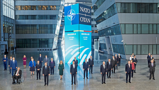 Melih Gökçek 'nerden nereye' dedi 2 NATO aile fotoğrafı paylaştı sosyal medyada kıyamet koptu - Resim: 0