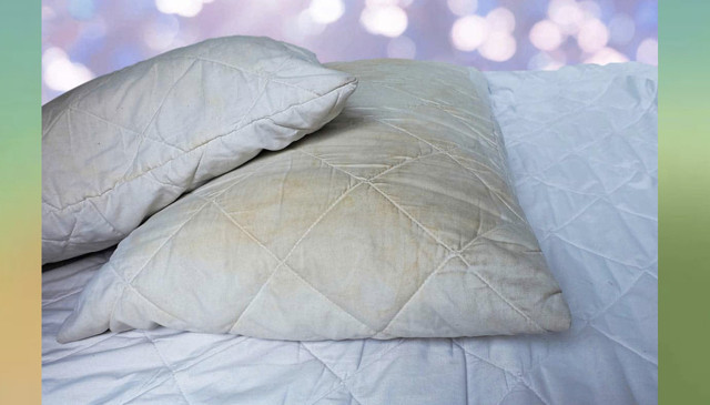 Sararmış yorgan ve yastıklarınızı kar beyaz yapacak formül! Komşular çatlayacak - Resim: 0