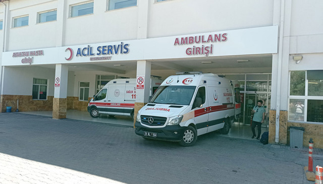 Sivas'ta iki grubun kavgasında tüfekler ateşlendi! 3 kişi yaralandı - Resim: 2