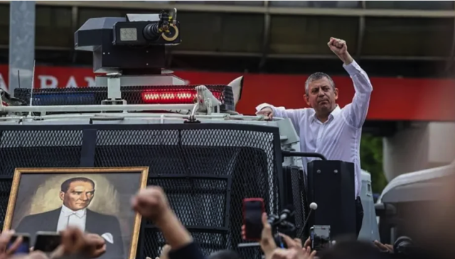 AK Parti Sözcüsü Çelik: "CHP'de adaya kim veda etti, ilgilenmiyoruz" - Resim: 1