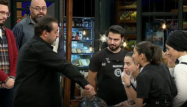 TV8 MasterChef'ten elenen isim ağlayarak gitti şefler bakın neler söyledi - Resim: 2