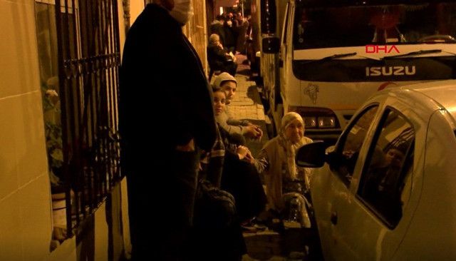 İstanbul Esenler'de sahur vakti korkutan göçük - Resim: 0