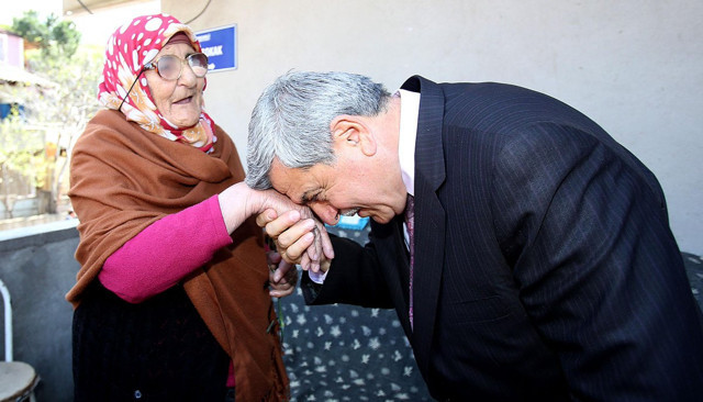 Prof. Dr. Mehmet Ceyhan Kurban bayramı için uyardı: Ziyaretler açık alanda yapılmalı - Resim: 0