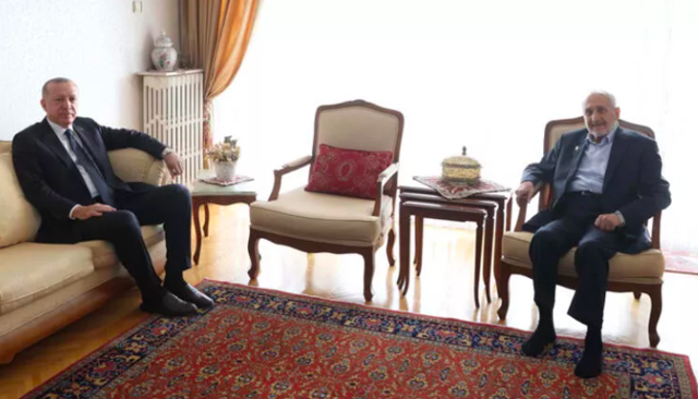 Oğuzhan Asiltürk eşi Sevinç Asiltürk kaç yaşında? Oğuzhan Asiltürk oğlu kimdir? - Resim: 0