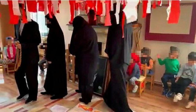 Anaokulunda skandal! Minik öğrencileri çarşaf giyip korkuttular Osmanlı'yı karaladılar - Resim: 1