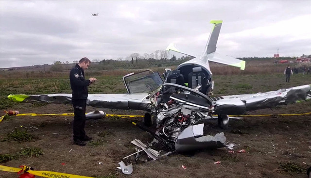 İstanbul Büyükçekmece'de eğitim uçağı düştü - Resim: 7