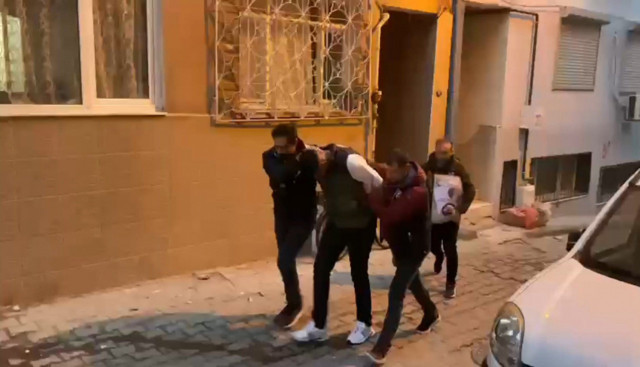 Kapora alıp ürün göndermeyen dolandırıcılar 2 milyon liralık vurgun yaptı - Resim: 0