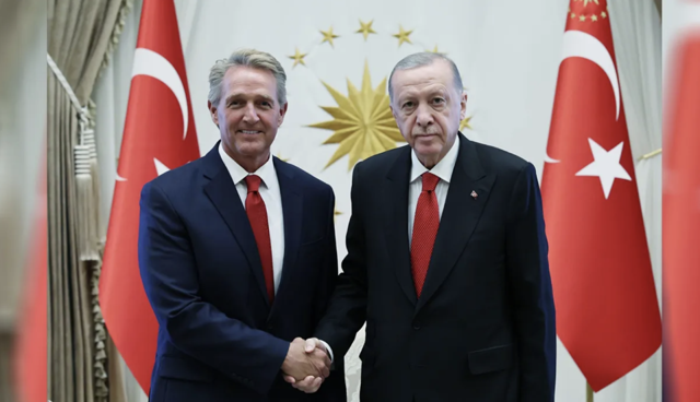 Görev süresi dolan ABD Büyükelçisi Jeff Flake, Türkiye'ye şiirle veda etti - Resim: 1
