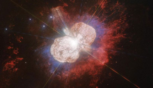 Hubble uzay teleskobunun yıldız patlaması kayıtları 170 yıllık çıktı - Resim: 0
