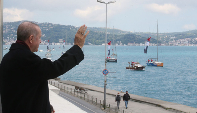 İstanbul'un Fethi'nin 567. yılı! Boğaz'da fetih saygı geçişi yapıldı - Resim: 0