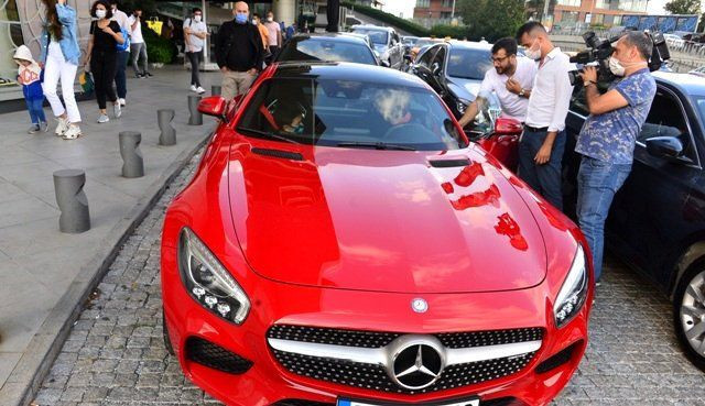 Cem Yılmaz'dan Demet Akalın'a olay öğretmen göndermesi 5 milyonluk aracı olaydı! - Resim: 2