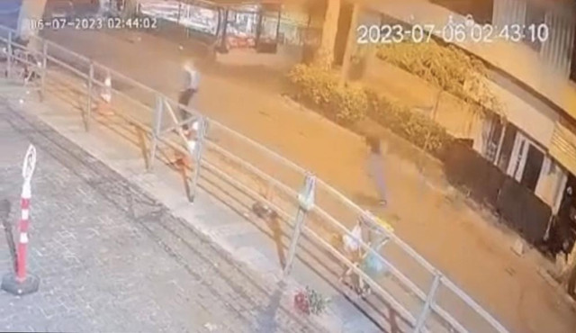 İstanbul'da iki saat arayla dehşet saçtılar! Gece kulübü önünde çifte saldırı: Yaralılar var - Resim: 0