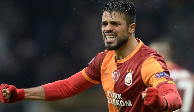 Eski Milli Futbolcu Gökhan Zan 14 yıllık eşinden boşandığını açıkladı - Resim: 1