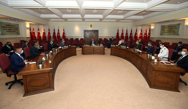 Milli Savunma Bakanlığında 'önemli Azerbaycan görüşmesi kuvvet komutanları toplantıda - Resim: 1