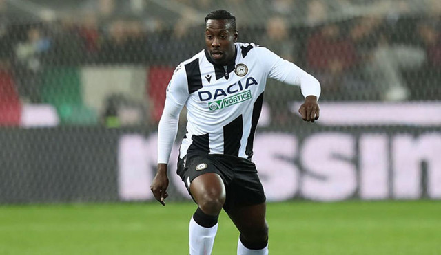 Fenerbahçe yeni golcüsü Stefano Okaka'yla el sıkıştı - Resim: 0