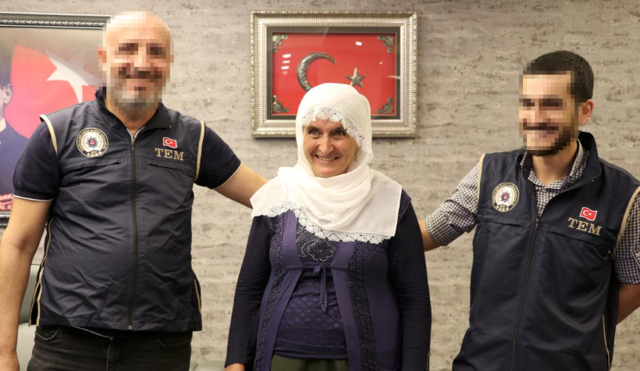 'Evlat nöbeti'ni o başlatmıştı, Hacire anne yıkıldı! Feci şekilde canına kıydı - Resim: 1