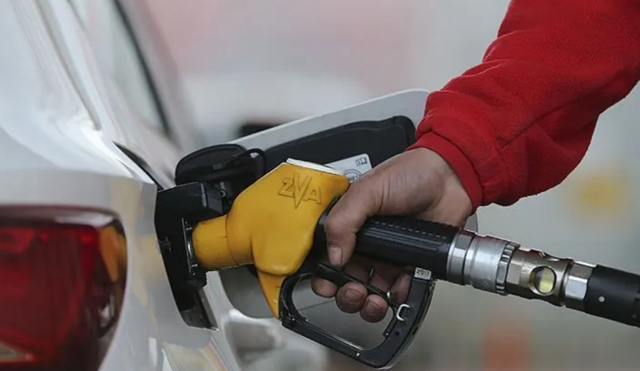 Akaryakıt fiyatları değişiyor! Yeni zam kapıda, depoları fulleyin benzin, motorin litresi... - Resim: 0