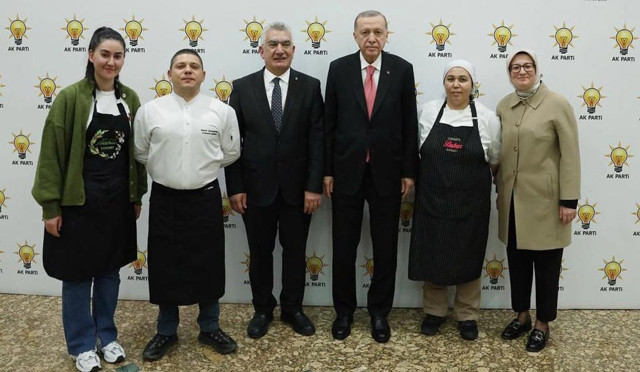 AK Parti MYK toplantısında ziyafet! Erdoğan ve yöneticilere 17 çeşit yemek ikram edildi - Resim: 1