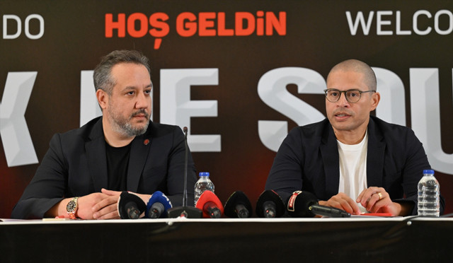 Antalyaspor'da yeni dönem! Alex de Souza için imza töreni düzenlendi - Resim: 2