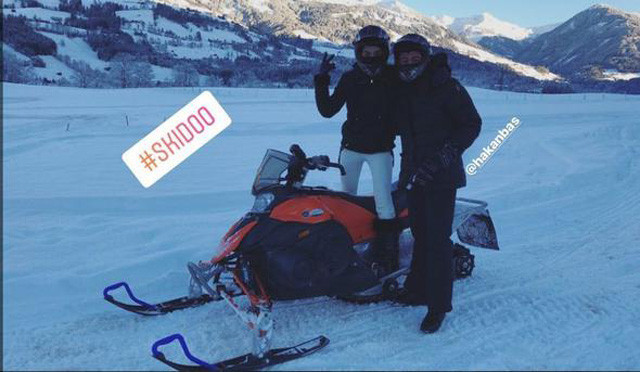 Ünlü çift gözlerden uzakta baş başa tatilde - Resim: 1