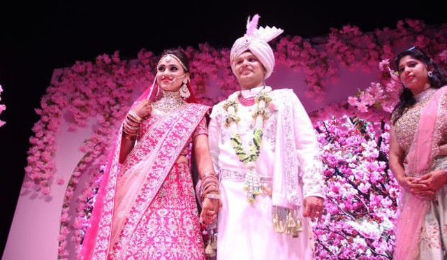 Bodrum'da masal gibi düğün! 300 kişilik ekiple geldiler - Resim: 1