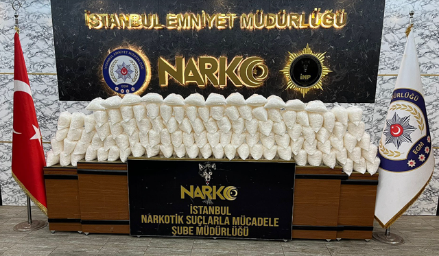 Bakan Ali Yerlikaya: 16 ilde uyuşturucu operasyonu düzenlendi! 99 zehir taciri yakalandı - Resim: 0