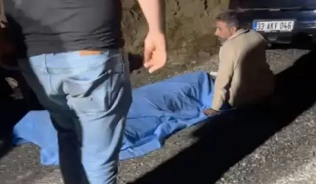 Bing&ouml;l'de can pazarı! Ara&ccedil; u&ccedil;uruma yuvarlandı: 4 &ouml;l&uuml;, 5 yaralı - Resim: 1