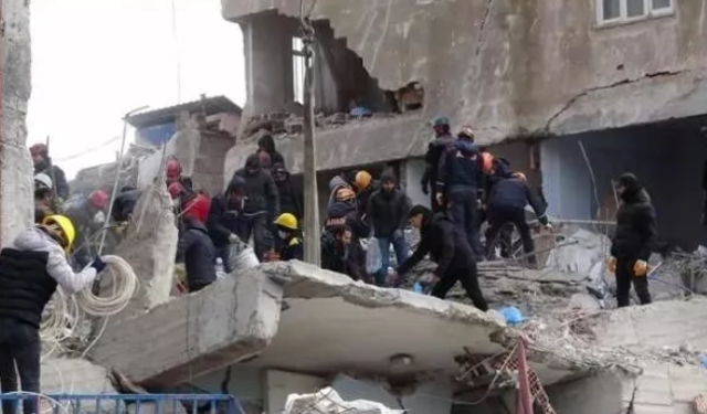 12 yaşındaki Rüzgar 8 kişilik ailesini kurtardı ama kendisini kurtaramadı - Resim: 0