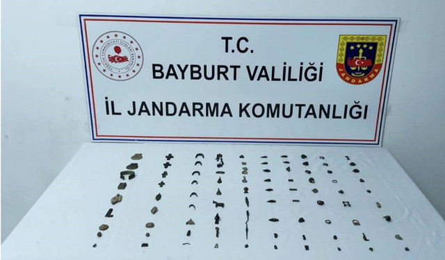 Bayburt'ta Roma ve Bizans dönemine ait 91 parça tarihi eser ele geçirildi - Resim: 0