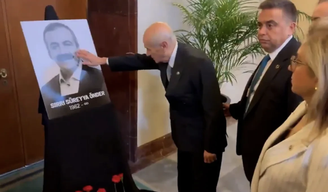 Devlet Bahçeli 99 gün sonra Sırrı Süreyya Önder için Meclis'e gitti fotoğrafını sevdi - Resim: 1