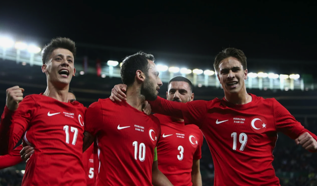 A Milli Futbol Takımı Dünya Kupası basamaklarının Romanya sınavında: 2 isim kadrodan düşebilir! - Resim: 1