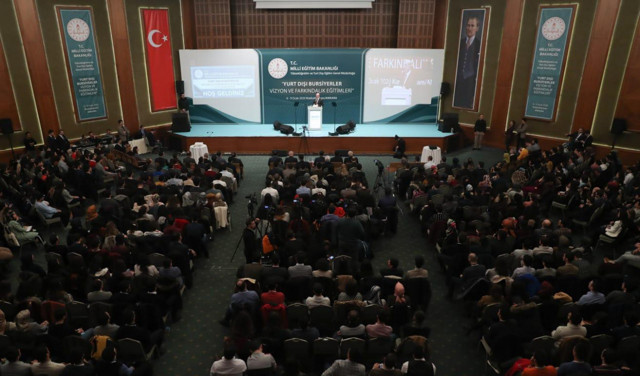 Soylu Avrupa'ya saydırdı: Parayla değiştirmeyiz, zenginlikle şımarmayız - Resim: 0