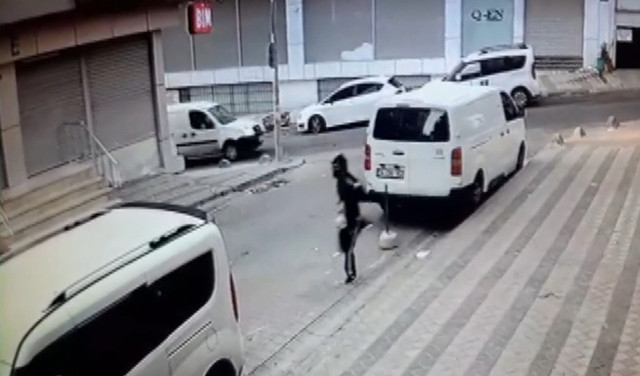 Sultangazi'de yaşandı! Evine giren hırsızların aracına binip kendisini eve bıraktırdı - Resim: 0