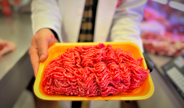 Kırmızı etin kasaptaki fiyatı daha da uçuk! Kasaplar zam için açıklama yaptı - Resim: 0