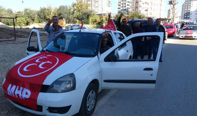 Mersin'de MHP'den gövde gösterisi! 3 binden fazla araç, yaklaşık 5 kilometrelik konvoy oluşturdu - Resim: 0